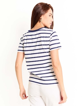 Playera manga corta Contempo cuello redondo para mujer