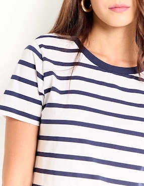 Playera manga corta Contempo cuello redondo para mujer