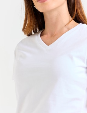 Playera manga corta Contempo cuello V para mujer
