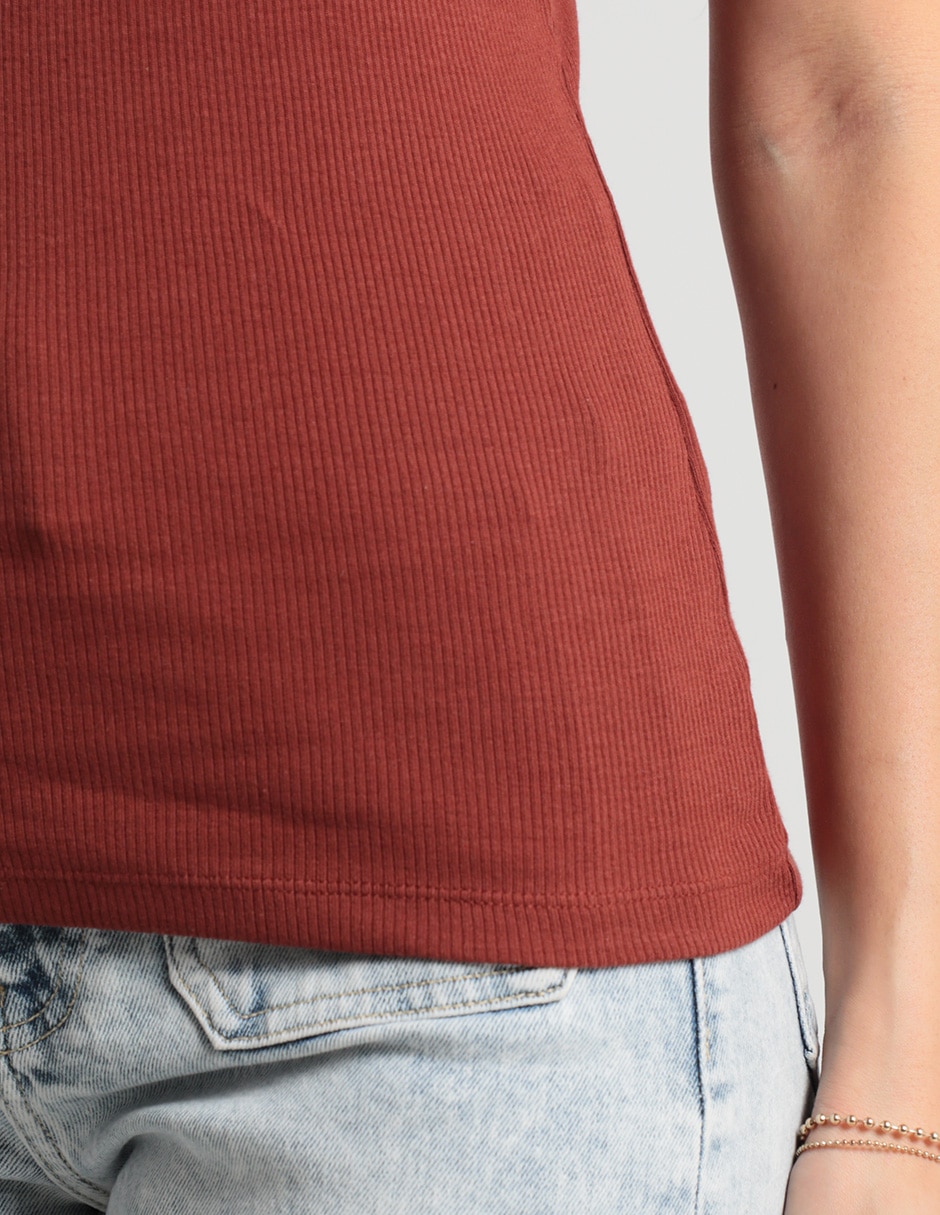 Playera cuello redondo para mujer 4