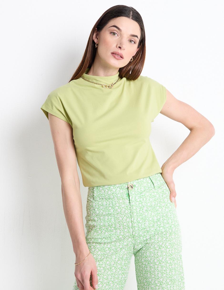 Playera manga corta cuello alto para mujer
