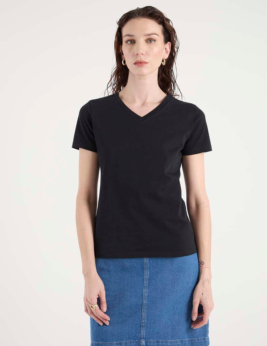 Playera manga corta cuello V para mujer