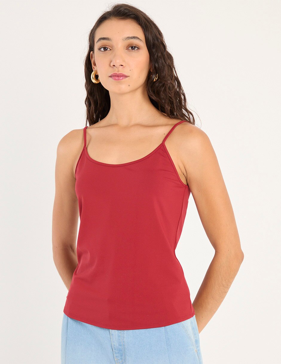 Top escote medio tirante delgado Top escote medio tirante delgado