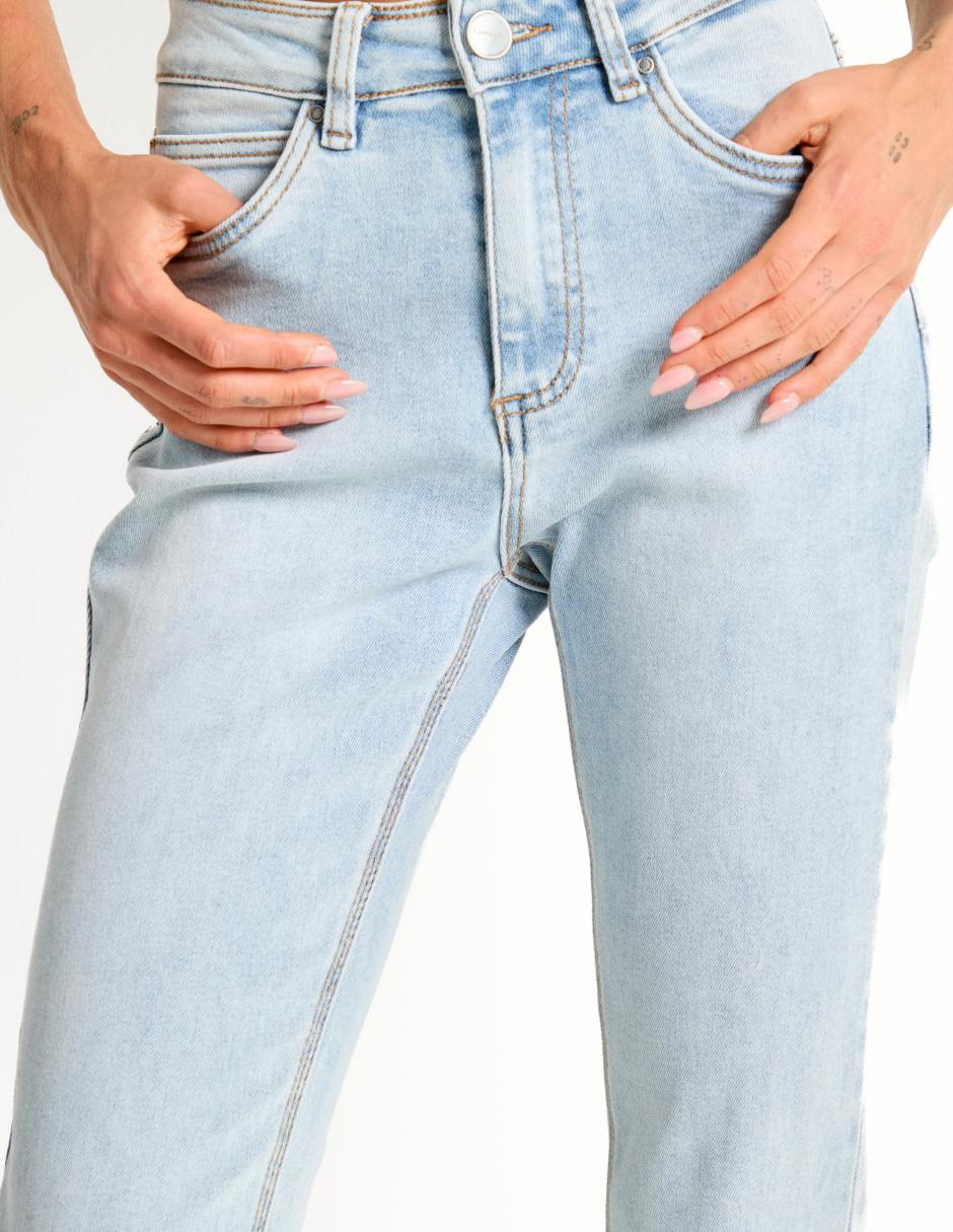 Jeans relaxed boot para mujer 4