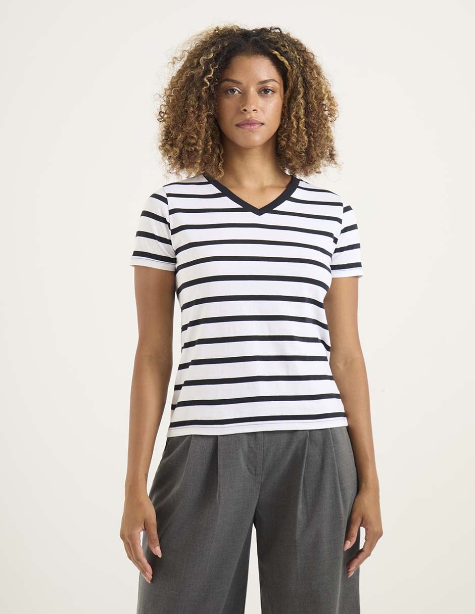Playera manga corta cuello V para mujer
