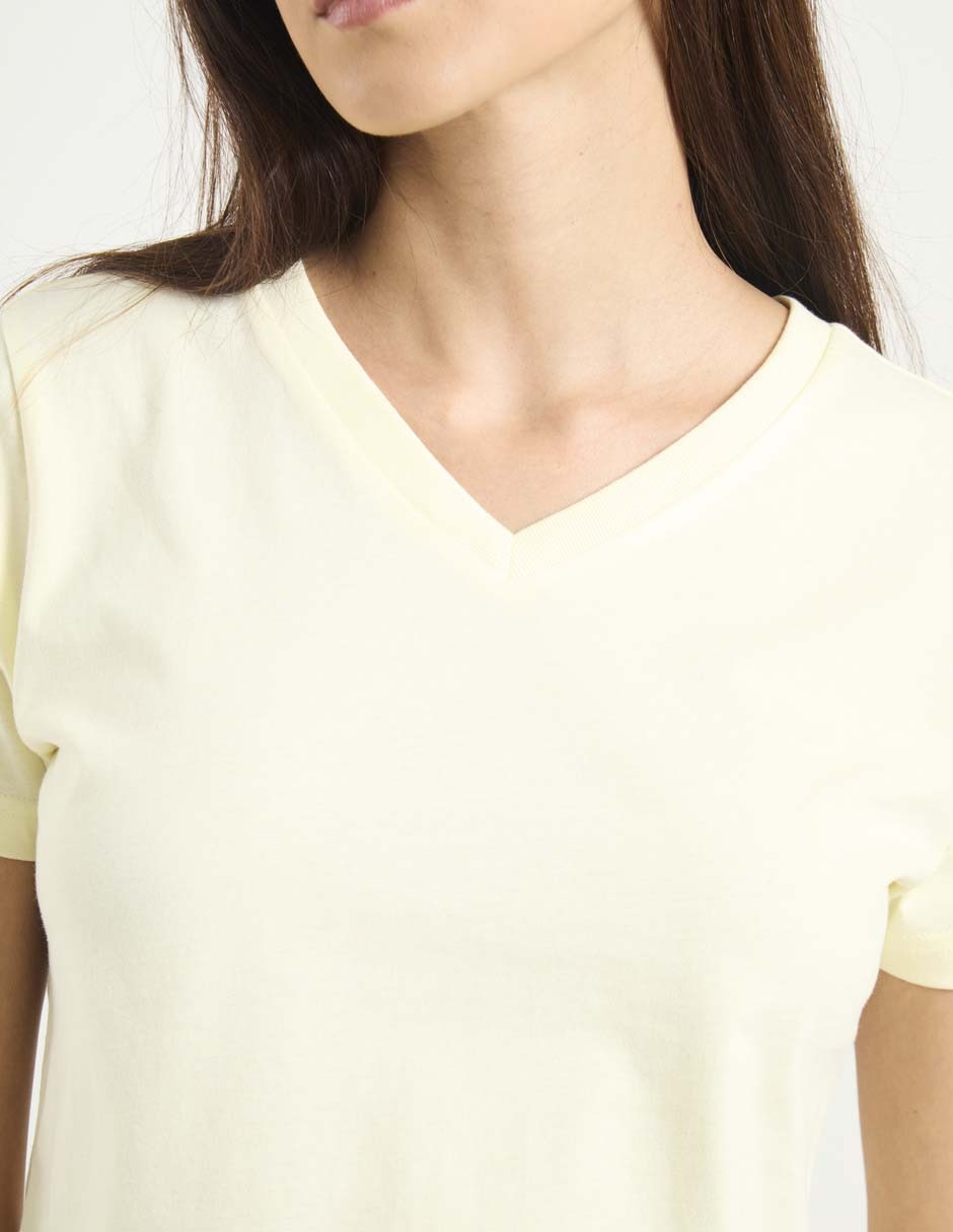 Playera manga corta cuello V para mujer 4