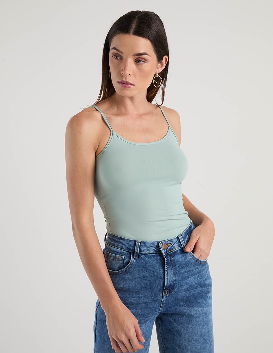 Top cuello redondo escote medio tirante delgado Top cuello redondo escote medio tirante delgado